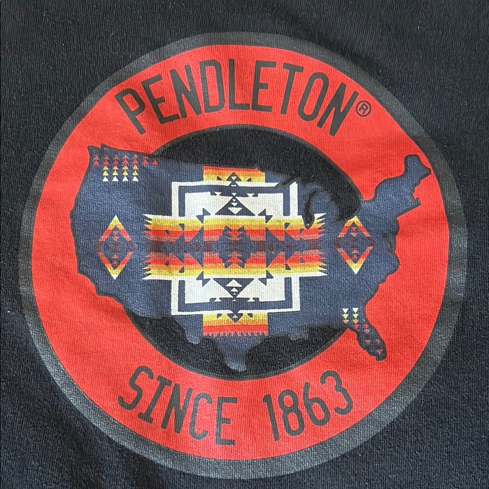 Pendleton Graphic sweatshirt with Red and Black Design